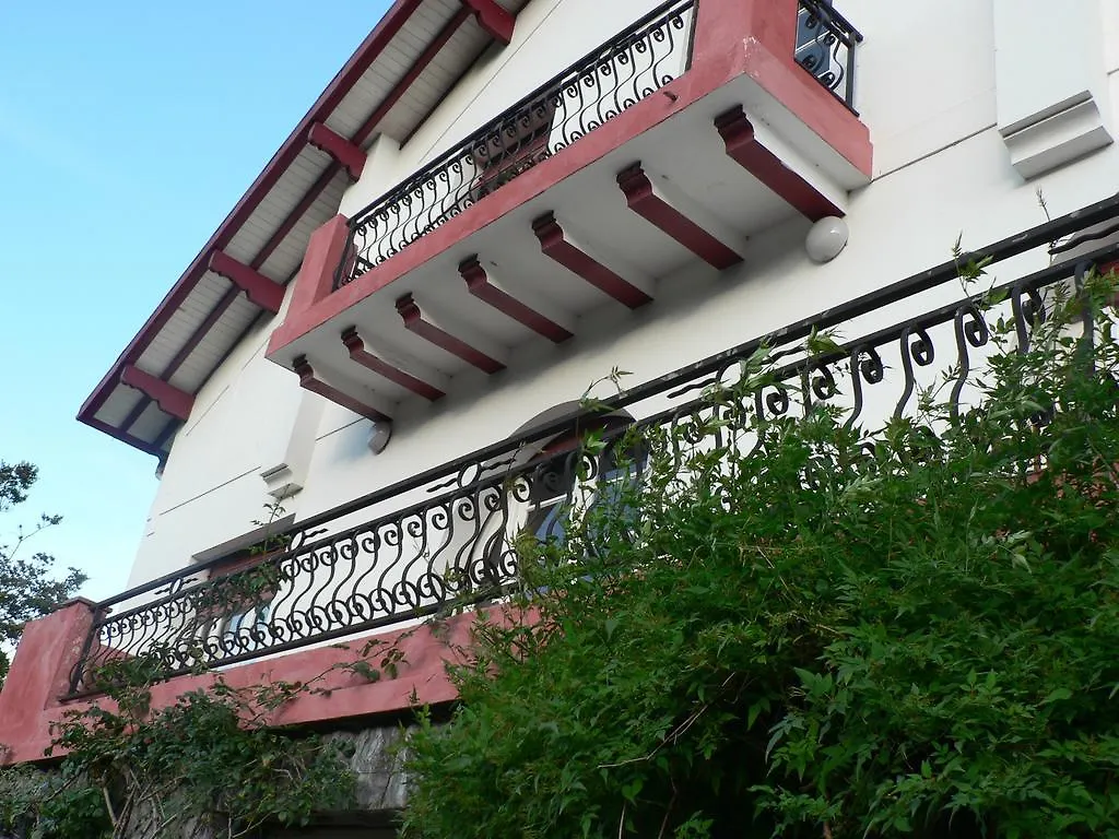 Le Toit Rouge B&B Heches Bed & Breakfast
